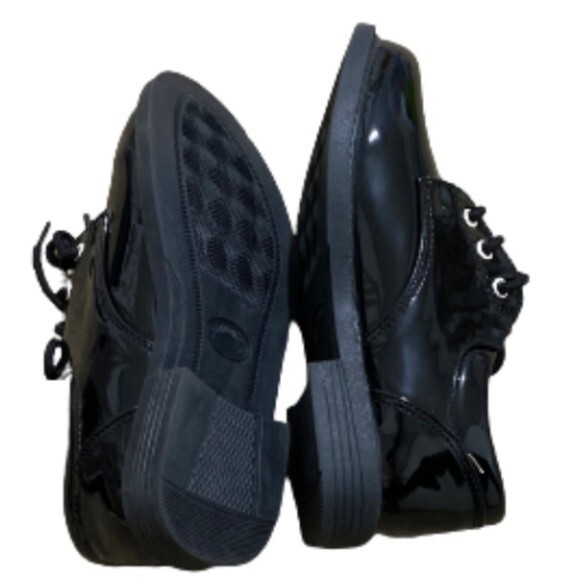 NEW LACE-UP PATENT LEATHER BLACK DRESS SHOES FOR LITTLE BOYS Sizes US 11C & 12C - Picture 2 of 5